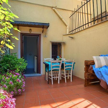 Вілла Casa A 2 Passi Dal Mare Con Patio Privato Імперія Екстер'єр фото