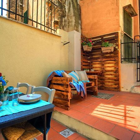 Вілла Casa A 2 Passi Dal Mare Con Patio Privato Імперія Екстер'єр фото