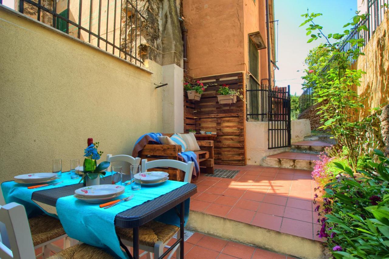 Вілла Casa A 2 Passi Dal Mare Con Patio Privato Імперія Екстер'єр фото