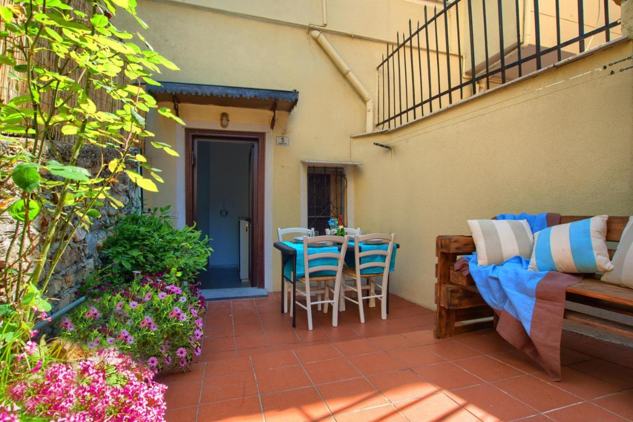 Вілла Casa A 2 Passi Dal Mare Con Patio Privato Імперія Екстер'єр фото