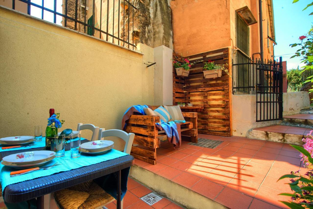 Вілла Casa A 2 Passi Dal Mare Con Patio Privato Імперія Екстер'єр фото