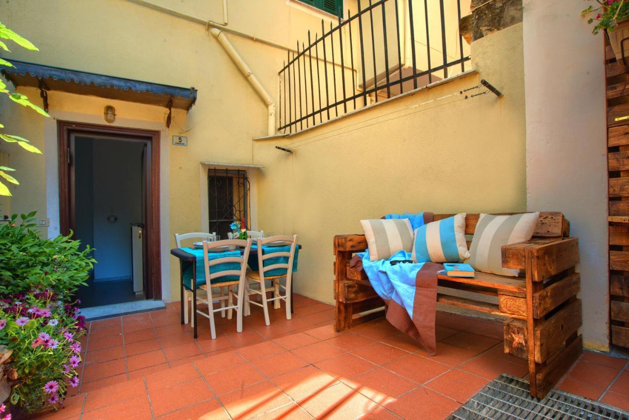 Вілла Casa A 2 Passi Dal Mare Con Patio Privato Імперія Екстер'єр фото
